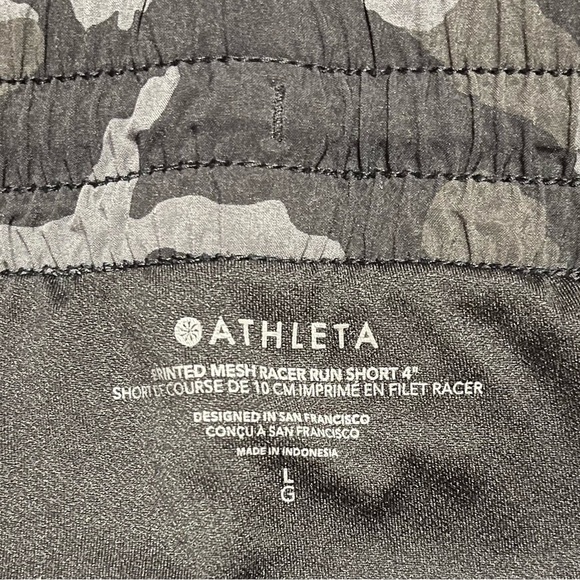 Athleta Racer Run Shorts Women’s Size Large Black Camo 4” - Picture 12 of 13